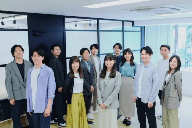 スタッフの集合写真